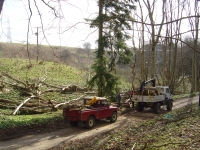  first load of the day on the unimog with just a few scraps thrown in the back of the logrover